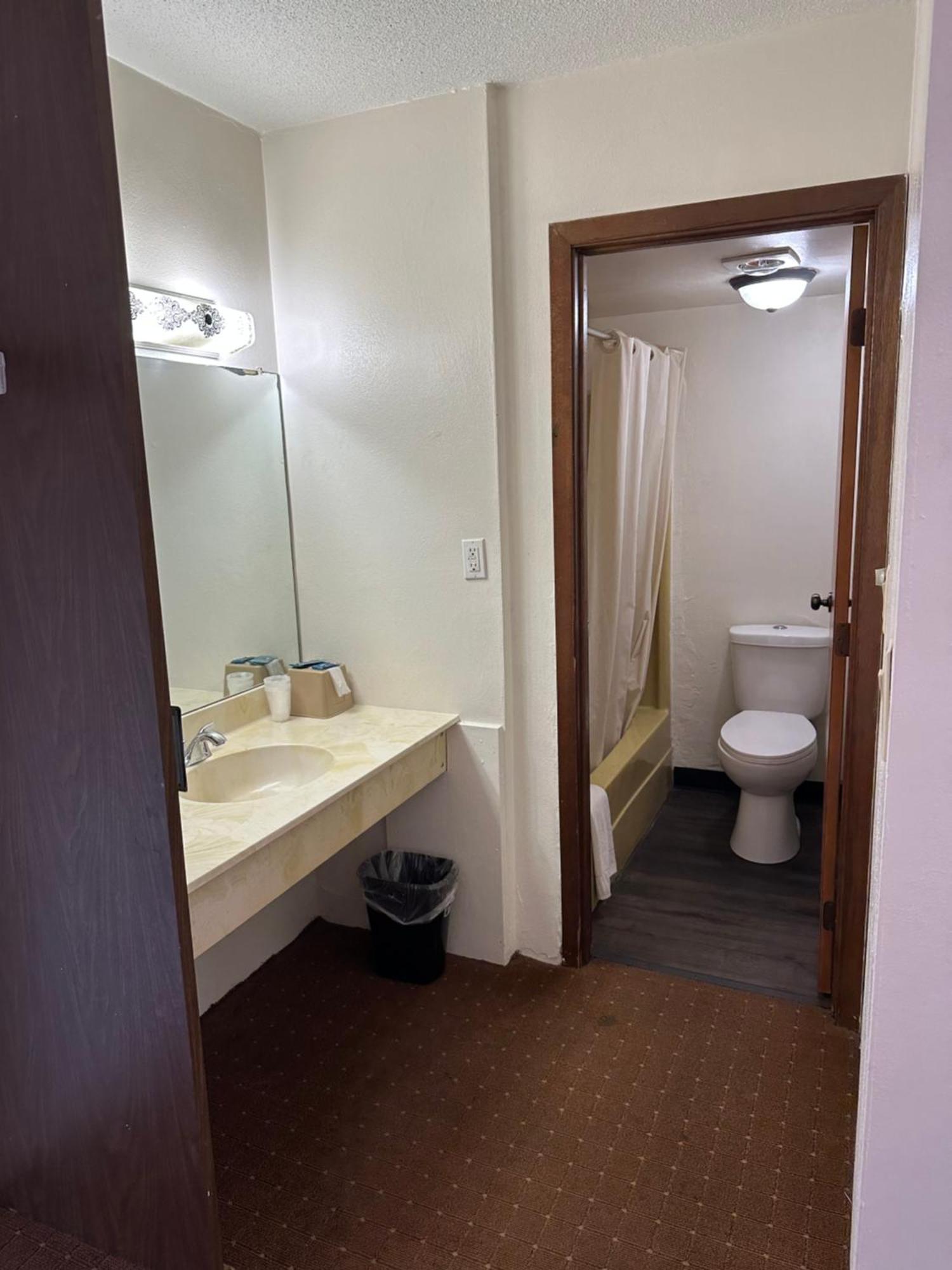 Budget Inn Motel Storm Lake Екстер'єр фото