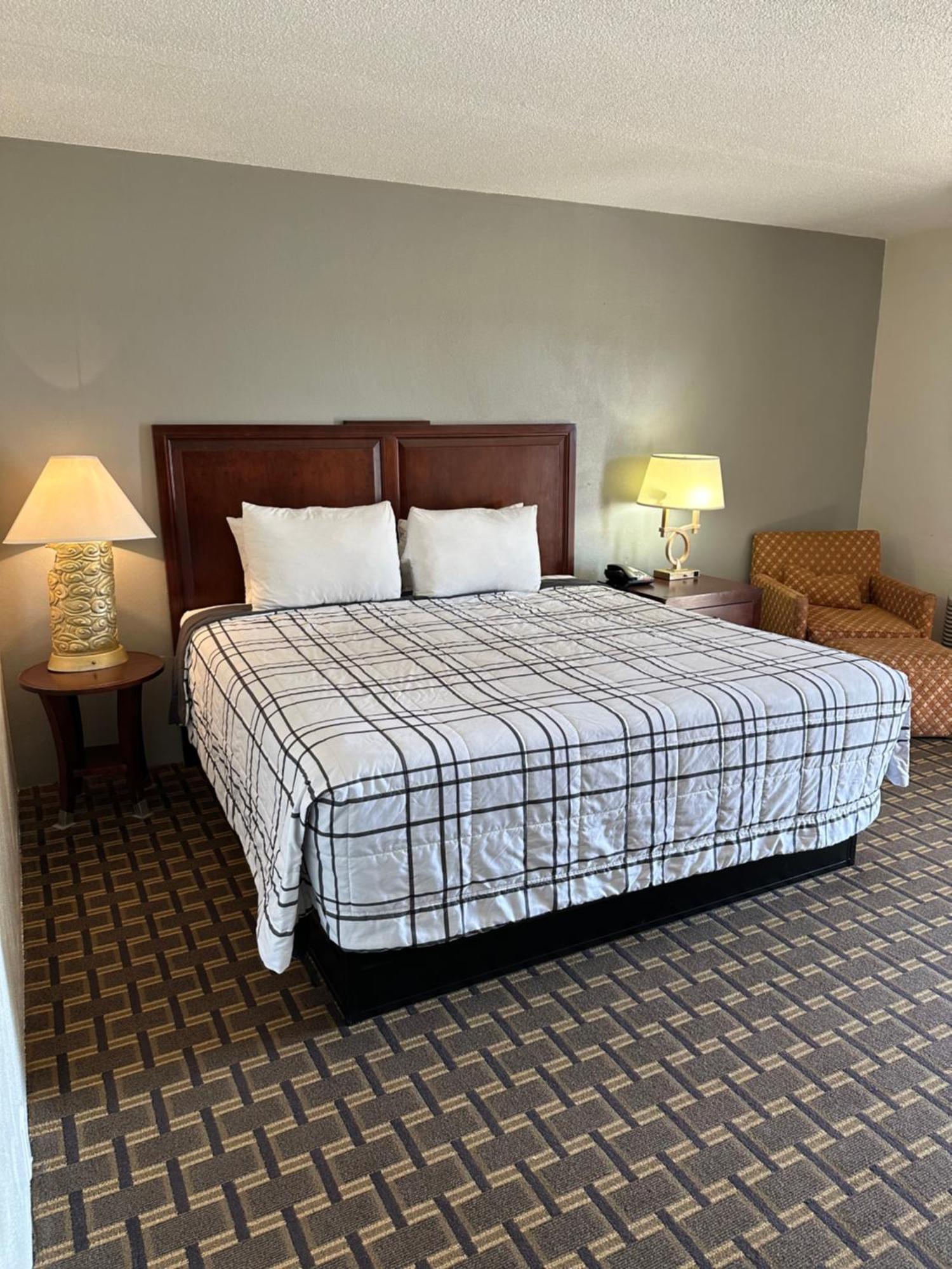 Budget Inn Motel Storm Lake Екстер'єр фото