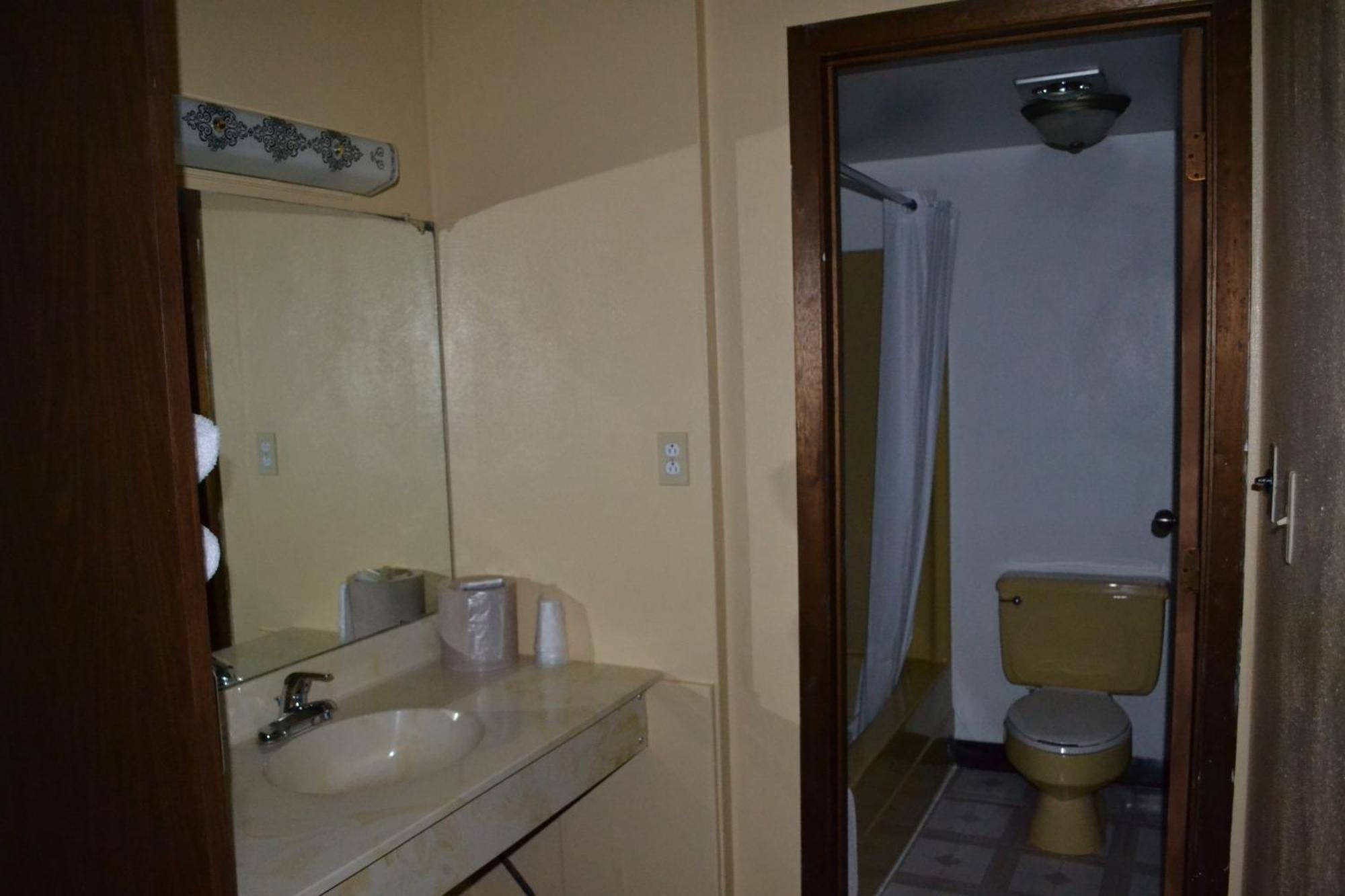 Budget Inn Motel Storm Lake Екстер'єр фото