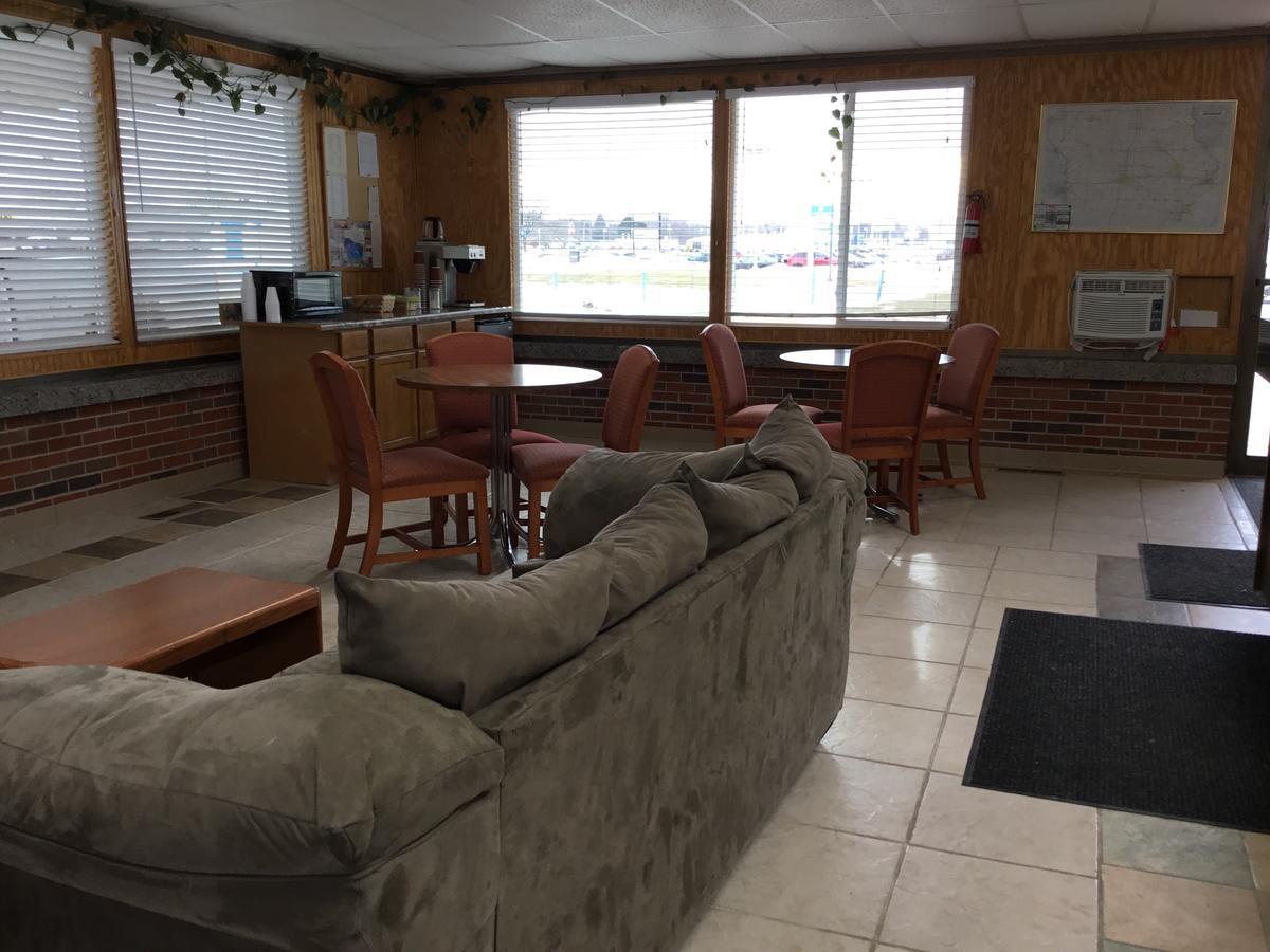 Budget Inn Motel Storm Lake Екстер'єр фото